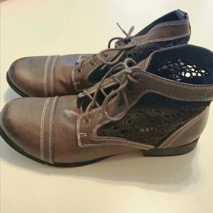 Booties with Crochet sides